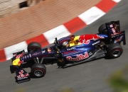 开云体育APP下载-雷诺车队逆转梅赛德斯，佩雷兹点燃赛场的简单介绍