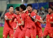 开云官网-球员们为了胜利在比赛中拼尽全力