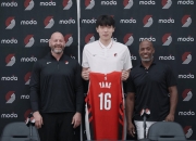 开云体育入口-开拓者球员组成团队备战关键对决