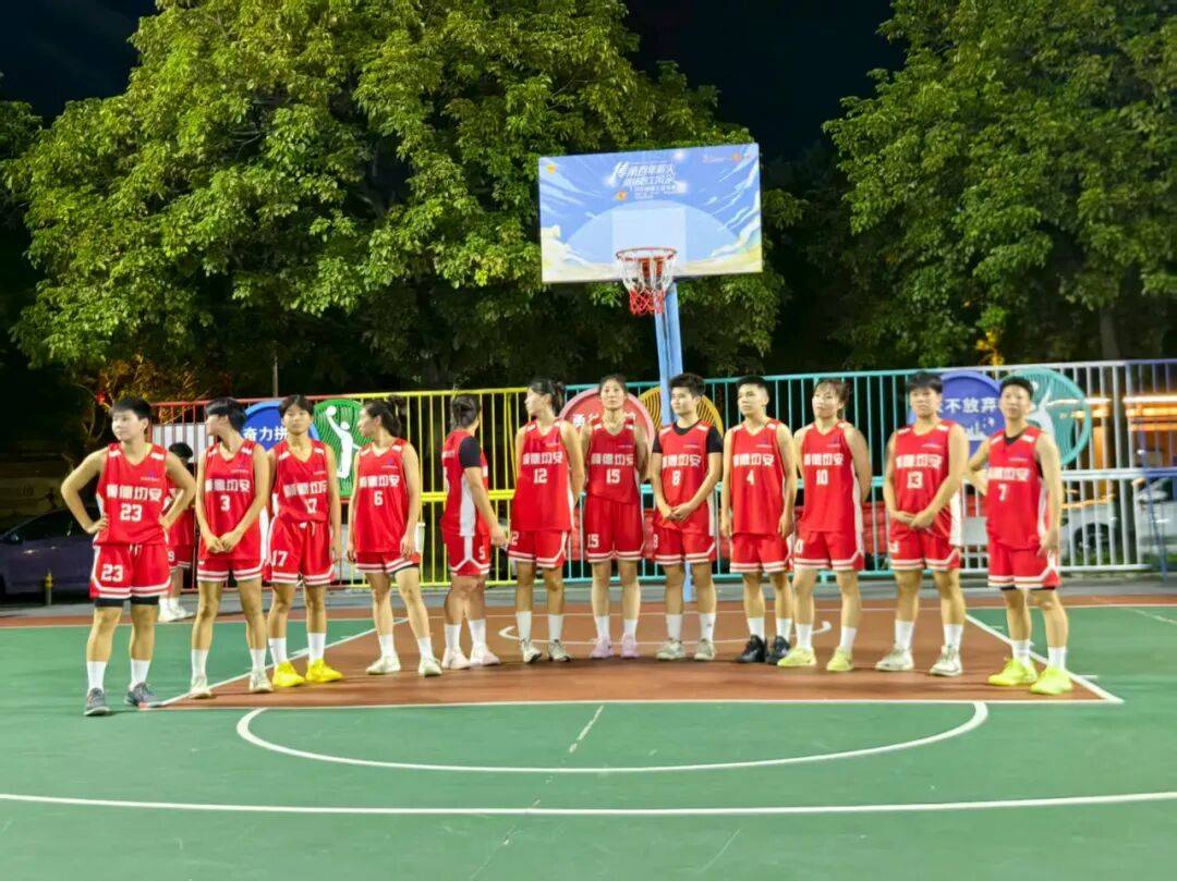 篮球明星代表球队参加友谊赛