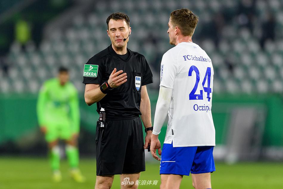 关于沙尔克迎战沃尔夫斯堡，谁将笑到最后？的信息