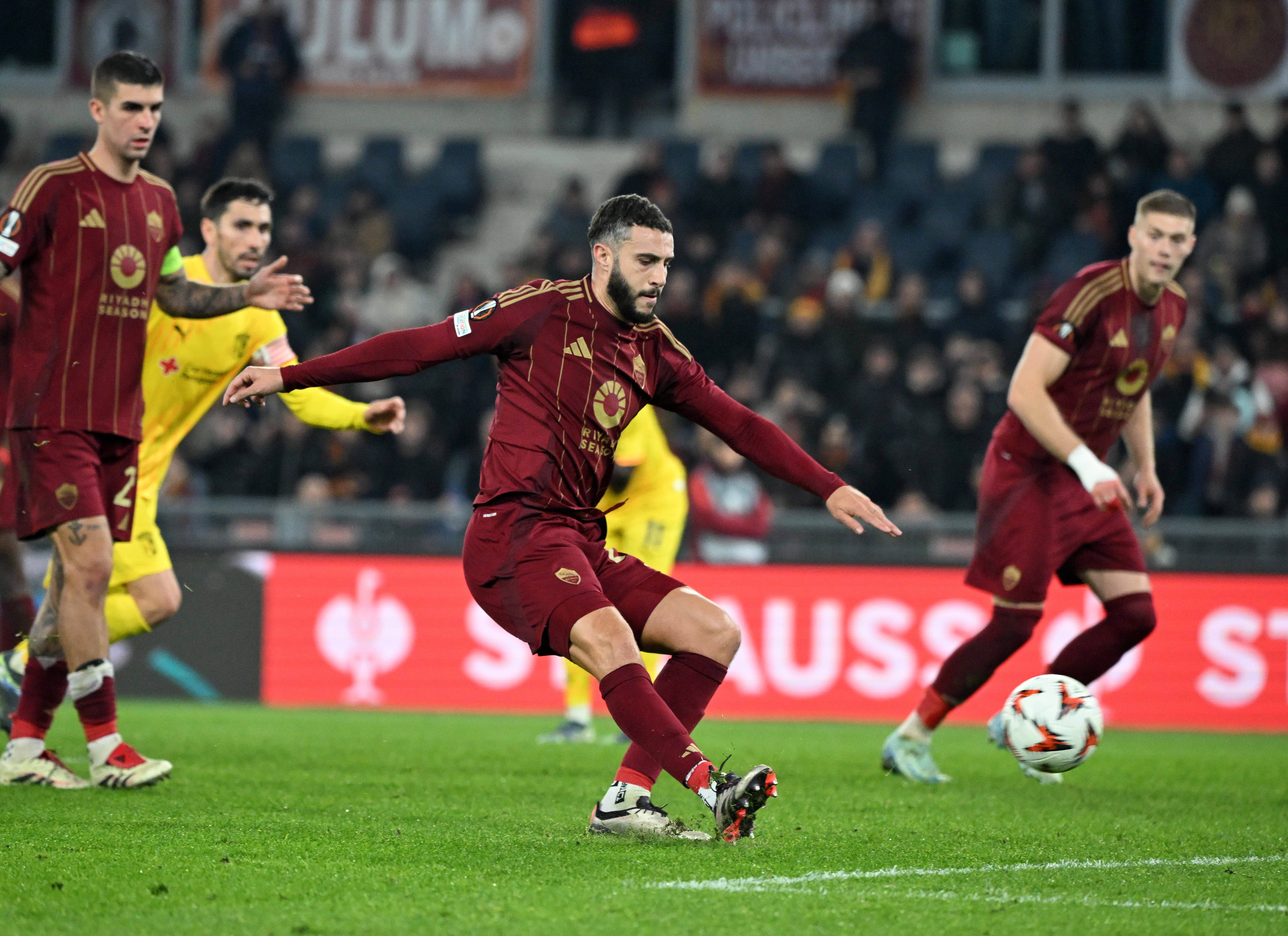 罗马举办欧洲杯复赛，球迷尽展支持