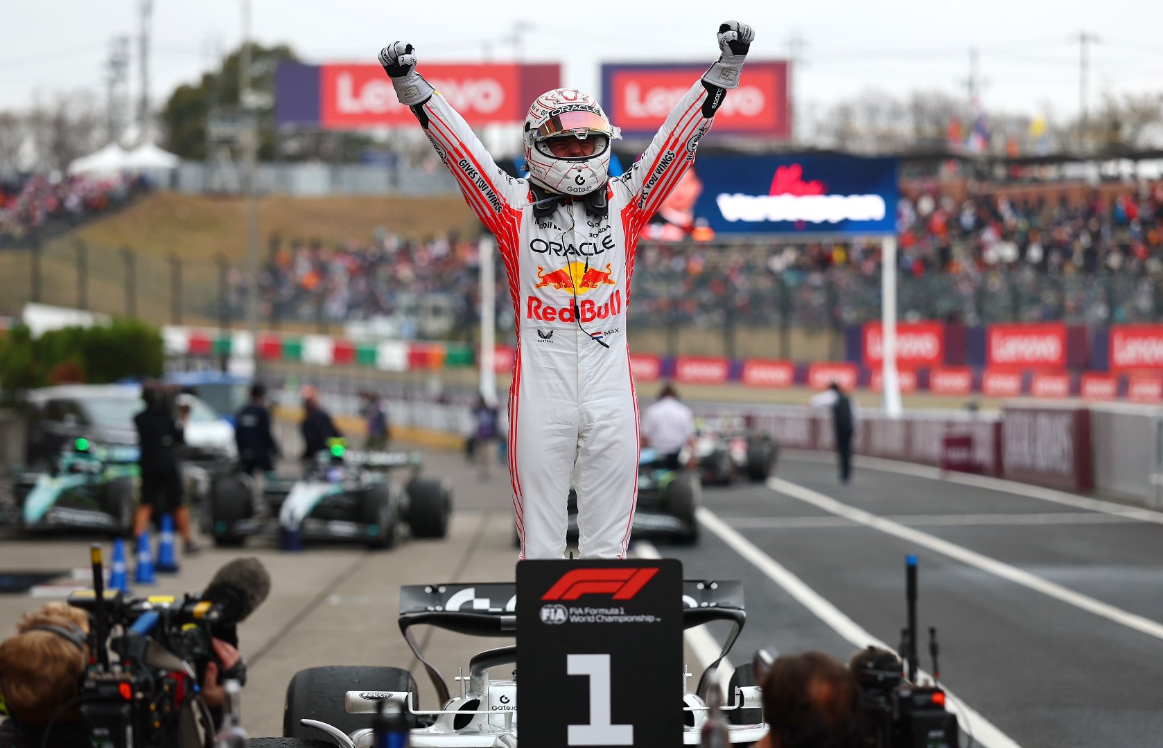 迈凯伦横扫威廉姆斯，维斯塔潘点燃赛场的简单介绍