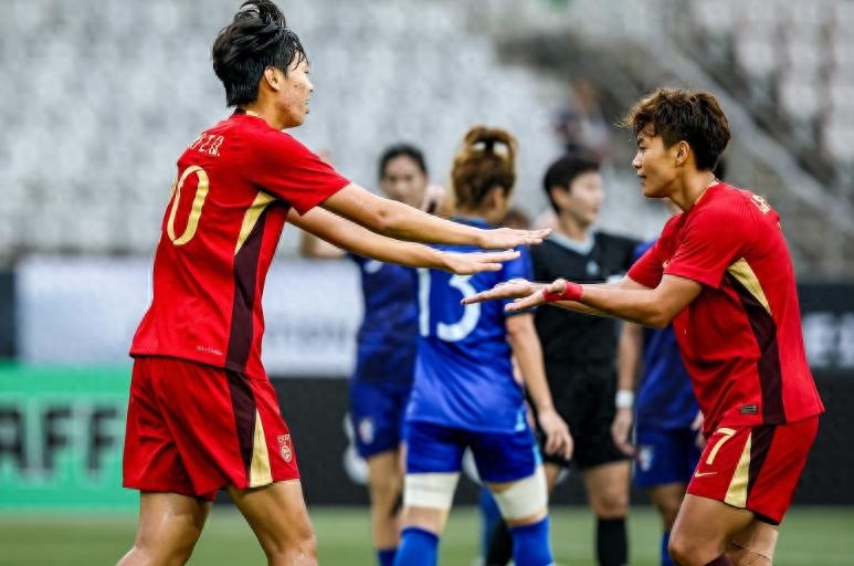 日本队完胜丹麦队，陈雨菲关键制胜的简单介绍