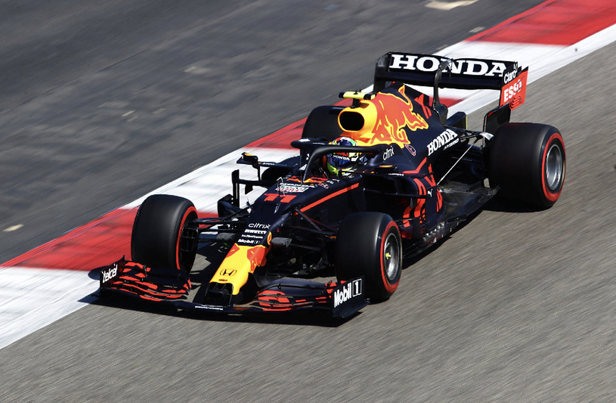 红牛车队绝杀索伯车队，阿隆索统治全场